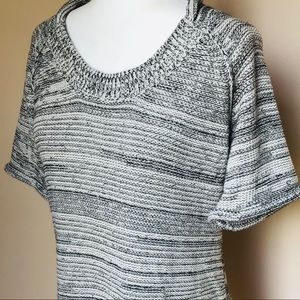 Cabi Sweater short sleeve Black/Cream colored S:M